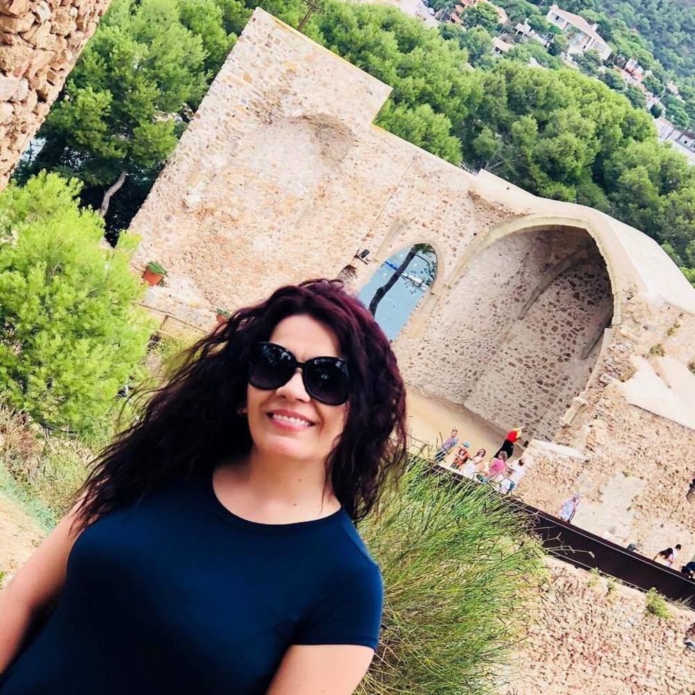 Meet your Posher, Claudia